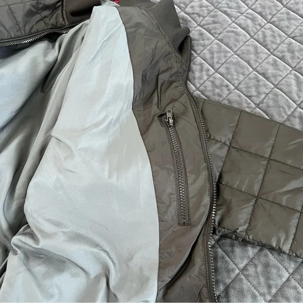 UNTUCKIT Quilted Puffer Jacket Men’s XL Black Broken Zipper Lightweight Marston